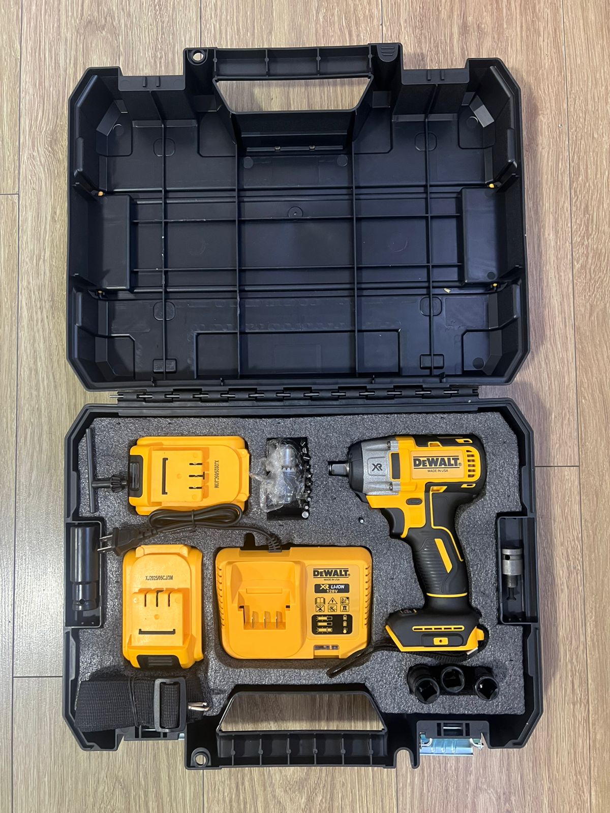 Miniatura 4 de LLAVE IMPACTO 128V CON MANDRIL DW (I)